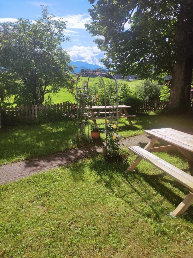 Weisser Hirsch Bed & Breakfast 3*